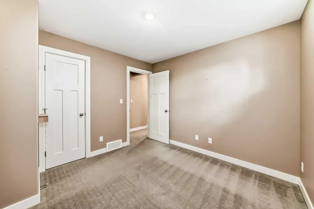 12 Beardsley Crescent Lacombe AB T4L 0G4