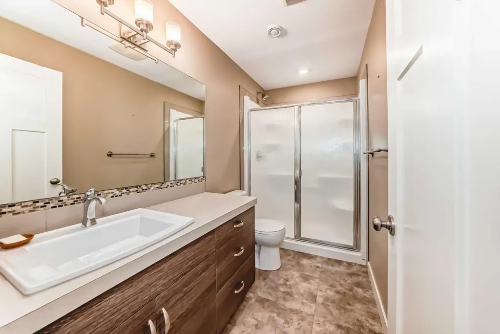12 Beardsley Crescent Lacombe AB T4L 0G4