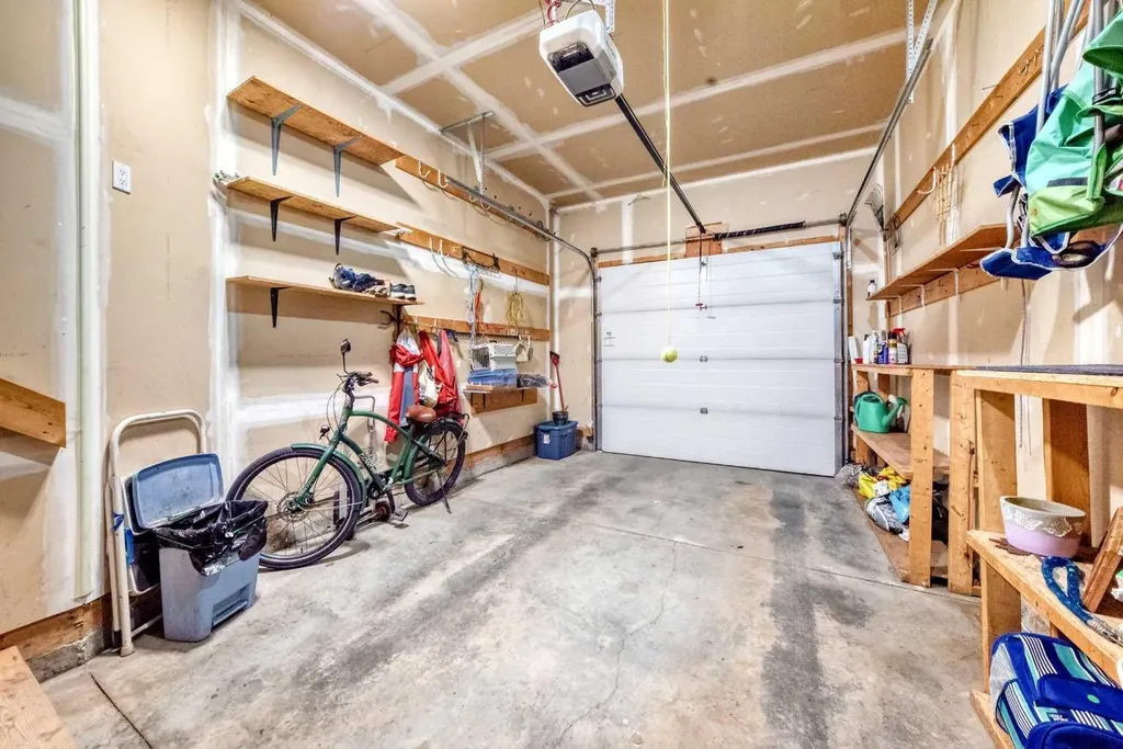 12 Beardsley Crescent Lacombe AB T4L 0G4
