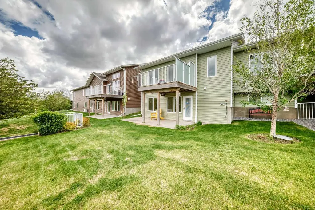 12 Beardsley Crescent Lacombe AB T4L 0G4