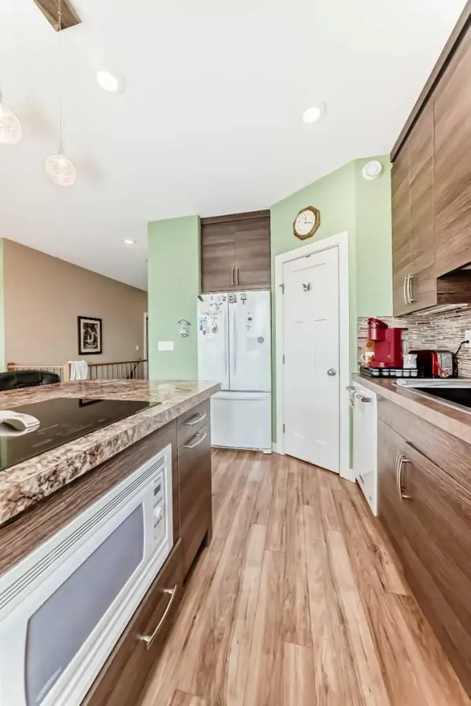 12 Beardsley Crescent Lacombe AB T4L 0G4