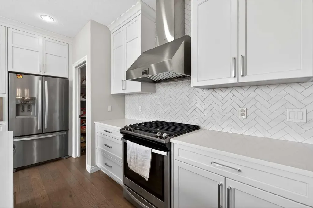 396 Evansborough Way NW Calgary AB T3P 0R3