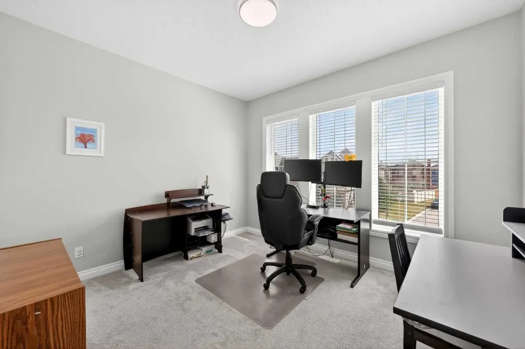 396 Evansborough Way NW Calgary AB T3P 0R3