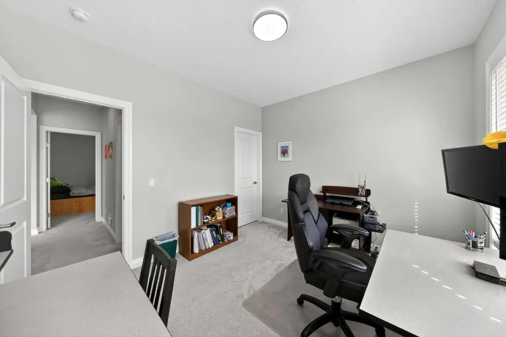 396 Evansborough Way NW Calgary AB T3P 0R3