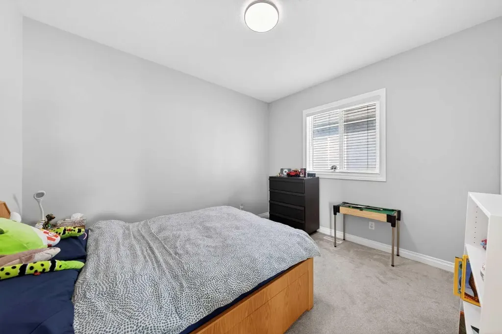 396 Evansborough Way NW Calgary AB T3P 0R3