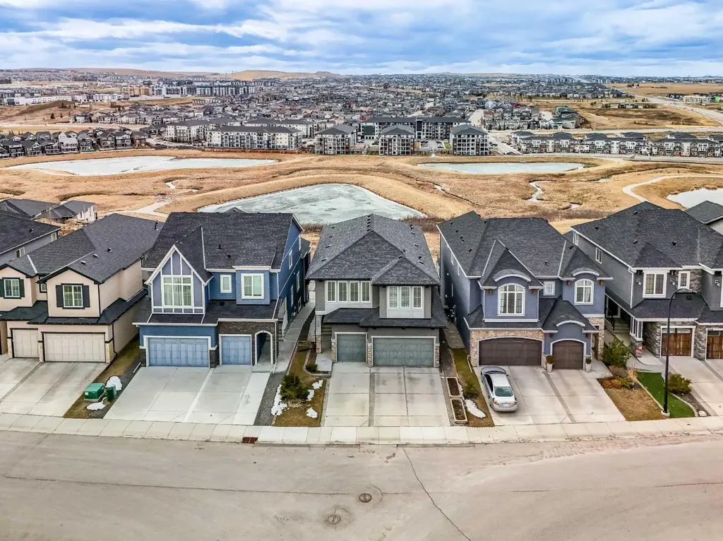 396 Evansborough Way NW Calgary AB T3P 0R3