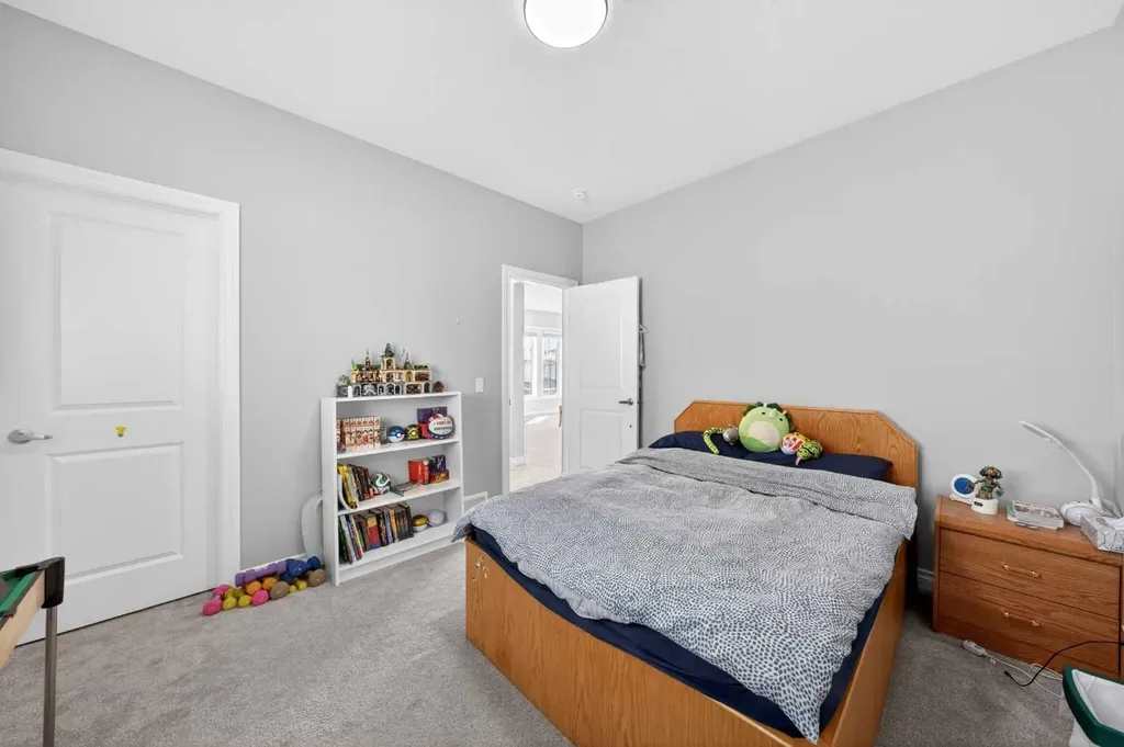 396 Evansborough Way NW Calgary AB T3P 0R3