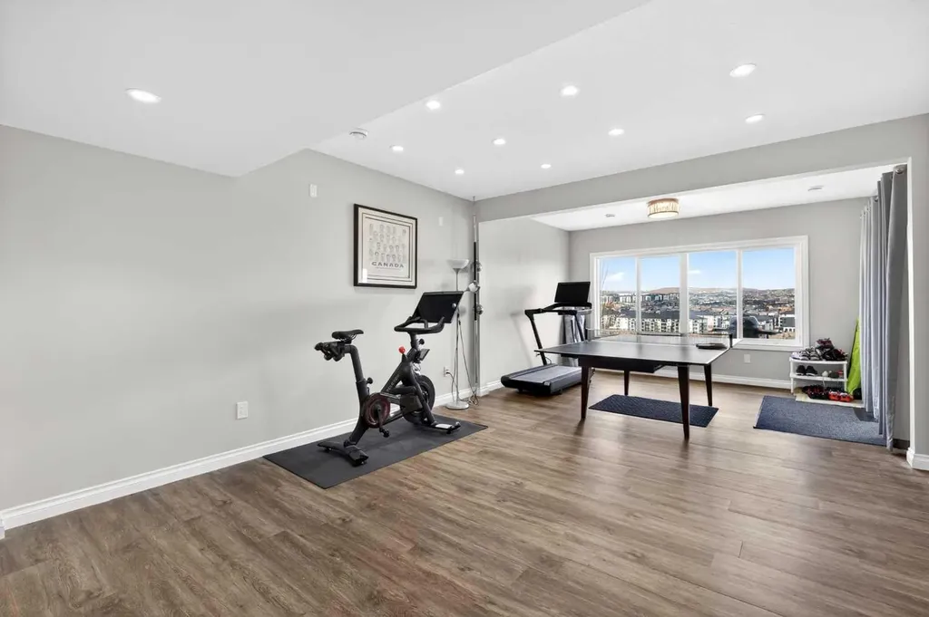 396 Evansborough Way NW Calgary AB T3P 0R3