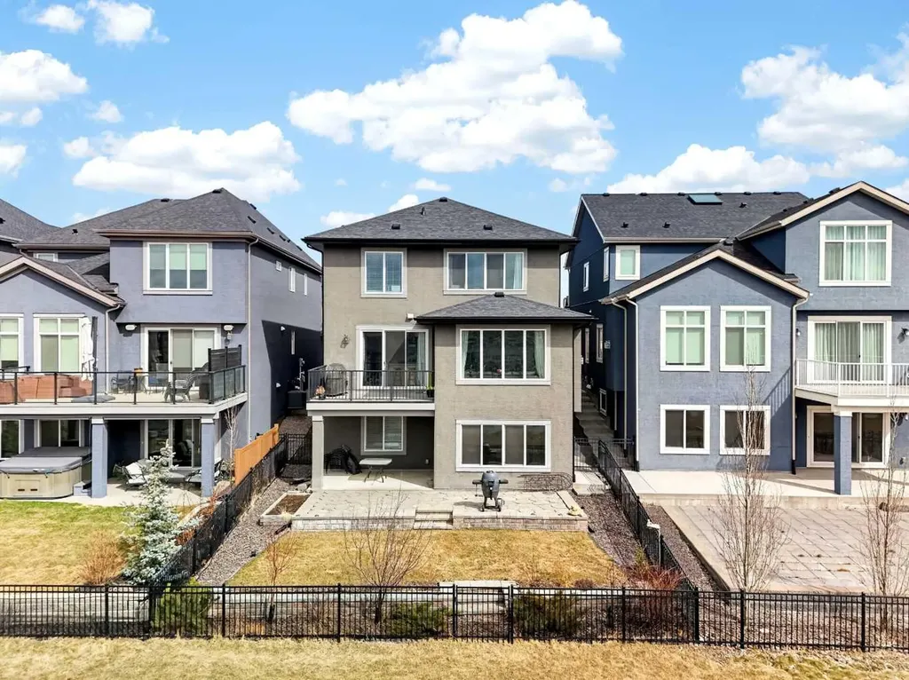 396 Evansborough Way NW Calgary AB T3P 0R3