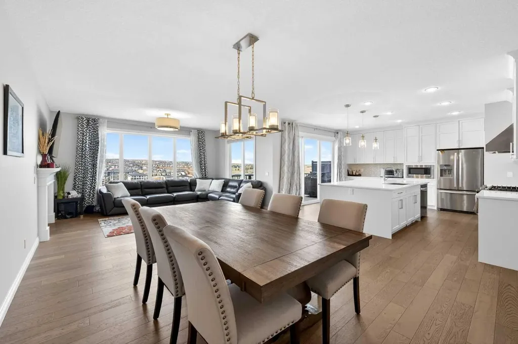 396 Evansborough Way NW Calgary AB T3P 0R3