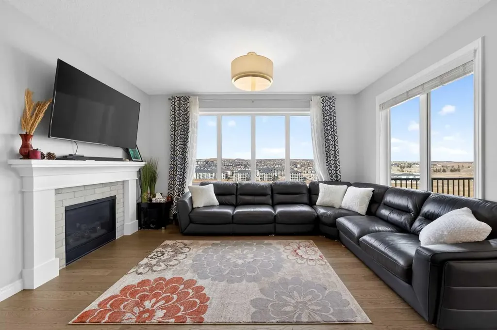 396 Evansborough Way NW Calgary AB T3P 0R3