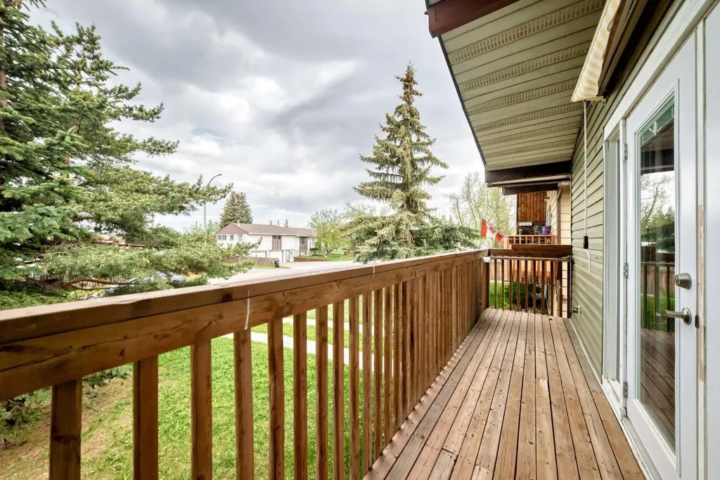 112 Albert Street SE Airdrie AB T4B 0R5
