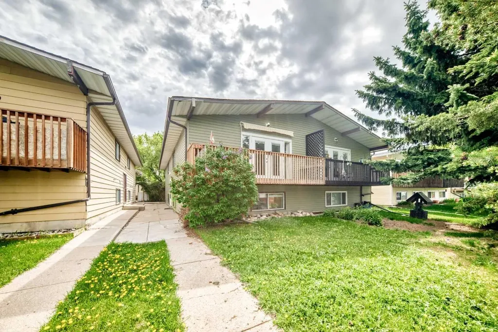 112 Albert Street SE Airdrie AB T4B 0R5