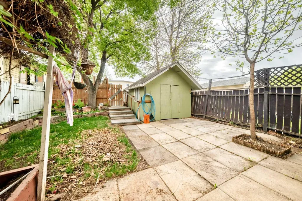 112 Albert Street SE Airdrie AB T4B 0R5