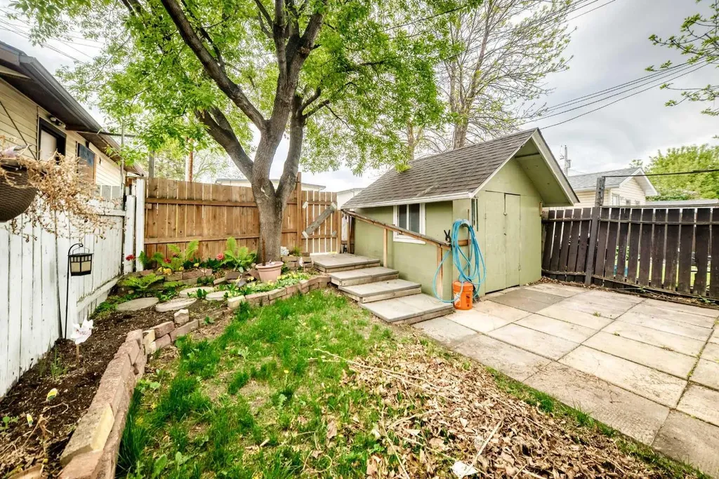 112 Albert Street SE Airdrie AB T4B 0R5