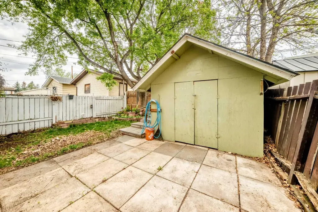112 Albert Street SE Airdrie AB T4B 0R5