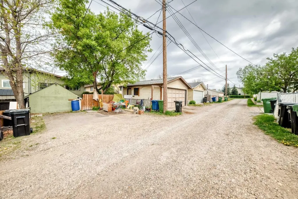 112 Albert Street SE Airdrie AB T4B 0R5