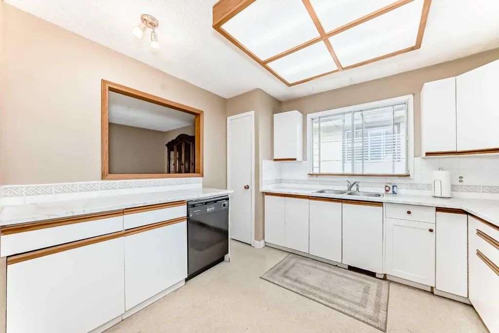 112 Albert Street SE Airdrie AB T4B 0R5