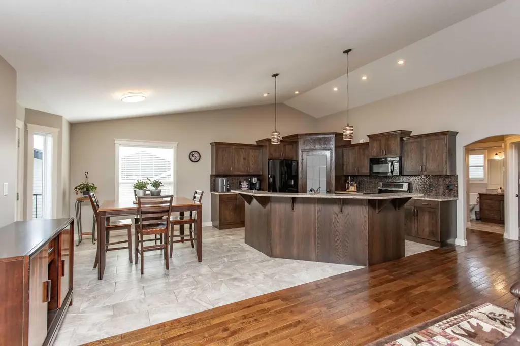 101 Coachman Way Blackfalds AB T4M 0B4