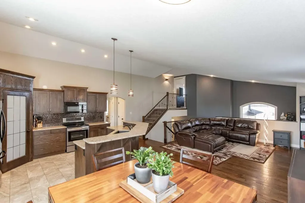 101 Coachman Way Blackfalds AB T4M 0B4