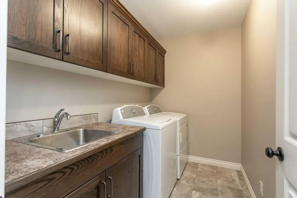 101 Coachman Way Blackfalds AB T4M 0B4