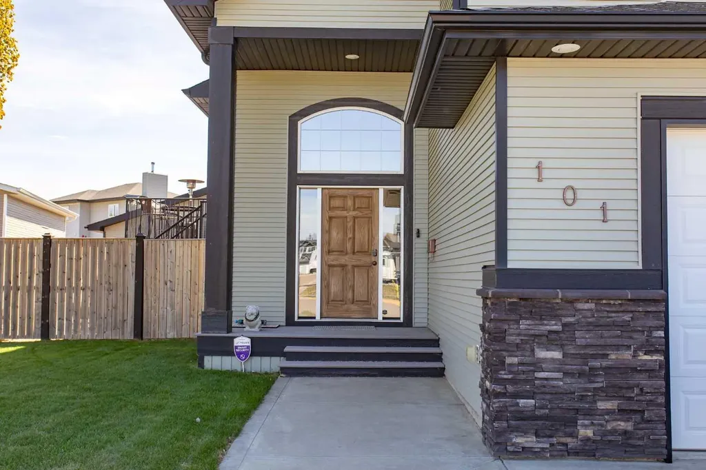 101 Coachman Way Blackfalds AB T4M 0B4