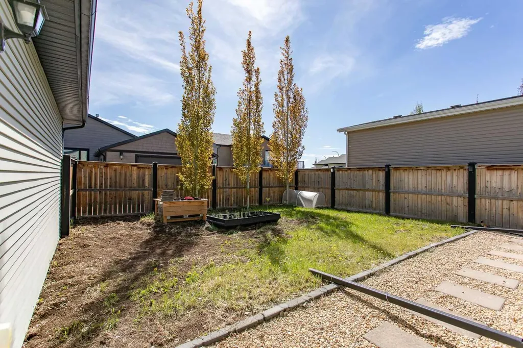 101 Coachman Way Blackfalds AB T4M 0B4