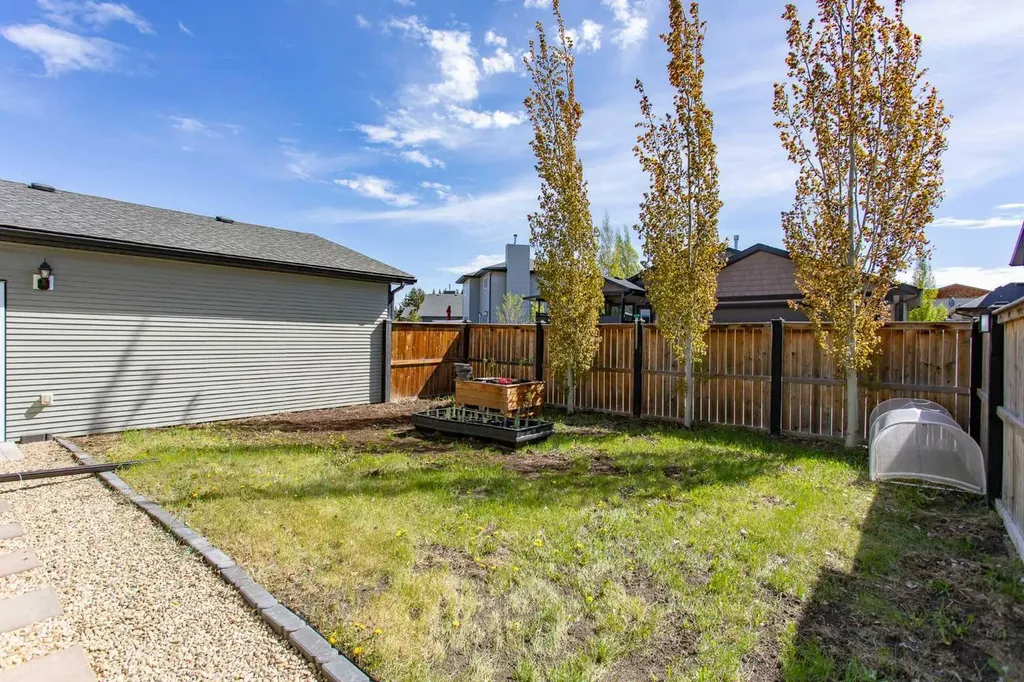 101 Coachman Way Blackfalds AB T4M 0B4