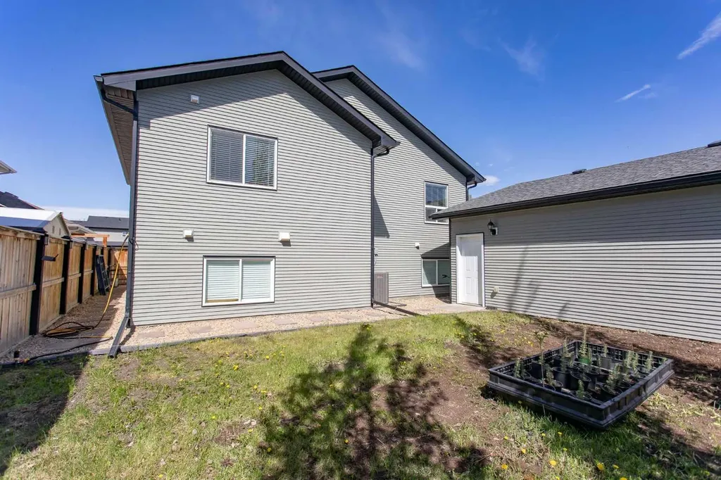 101 Coachman Way Blackfalds AB T4M 0B4