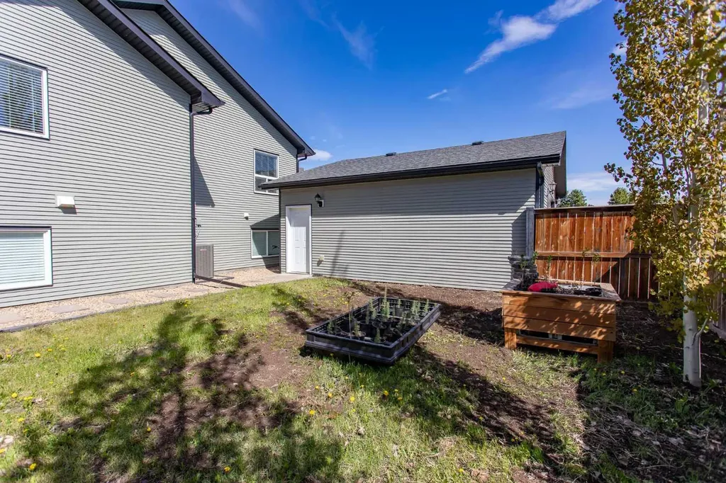 101 Coachman Way Blackfalds AB T4M 0B4