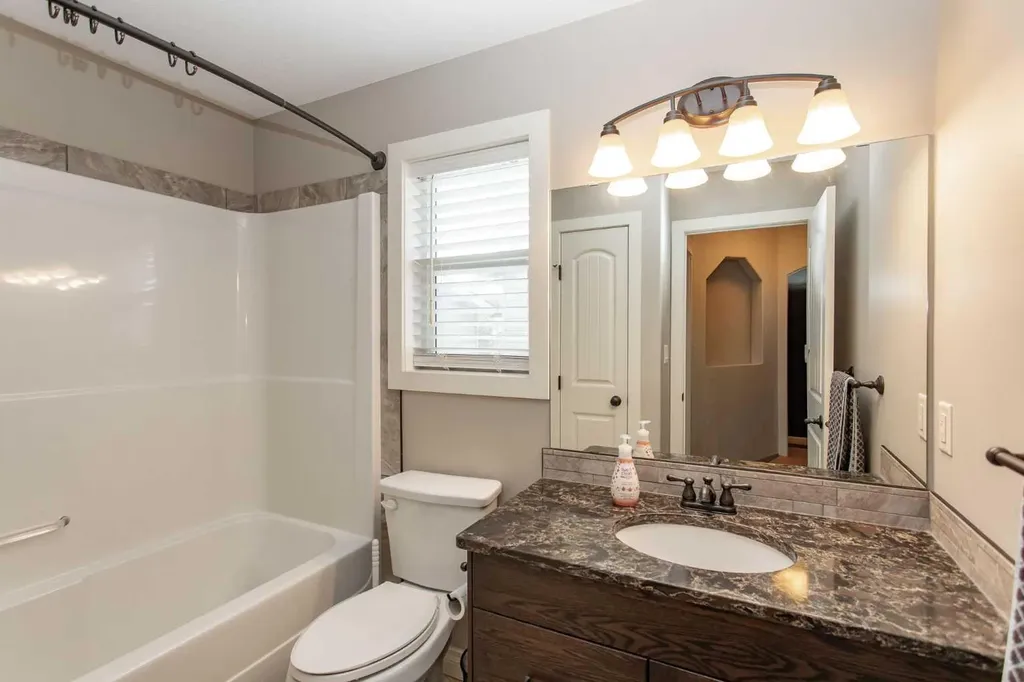 101 Coachman Way Blackfalds AB T4M 0B4