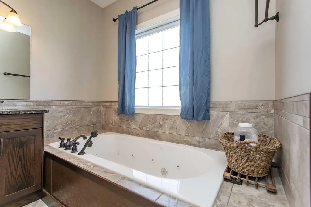 101 Coachman Way Blackfalds AB T4M 0B4