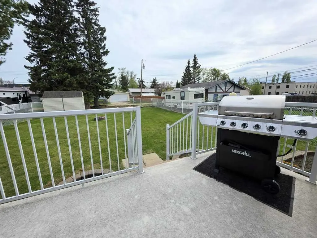 301 3 Avenue NE Slave Lake AB T0G 2A2