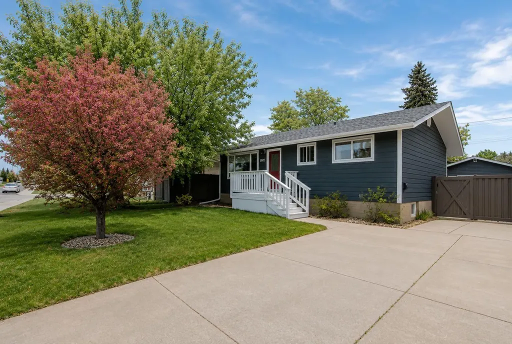 9905 92 Avenue Grande Prairie AB T8V 0H7