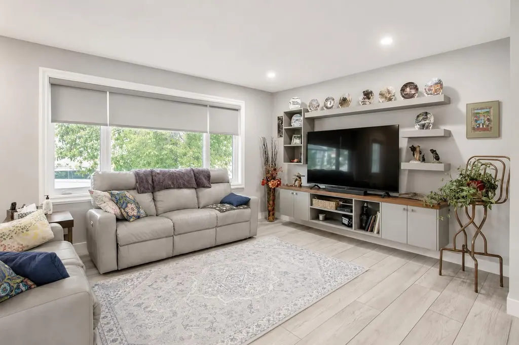 9905 92 Avenue Grande Prairie AB T8V 0H7