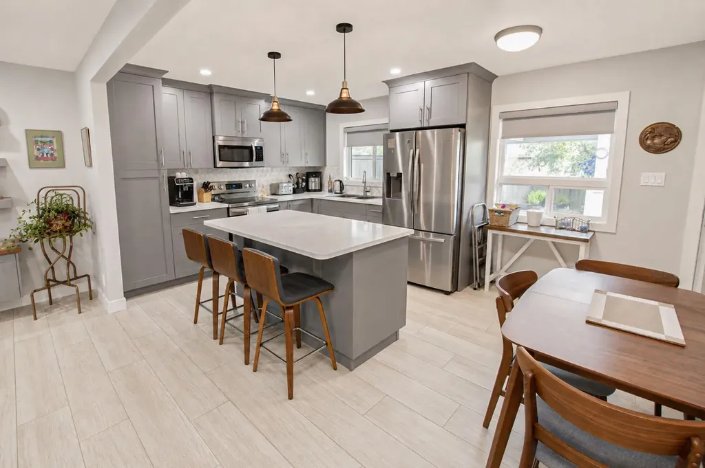 9905 92 Avenue Grande Prairie AB T8V 0H7
