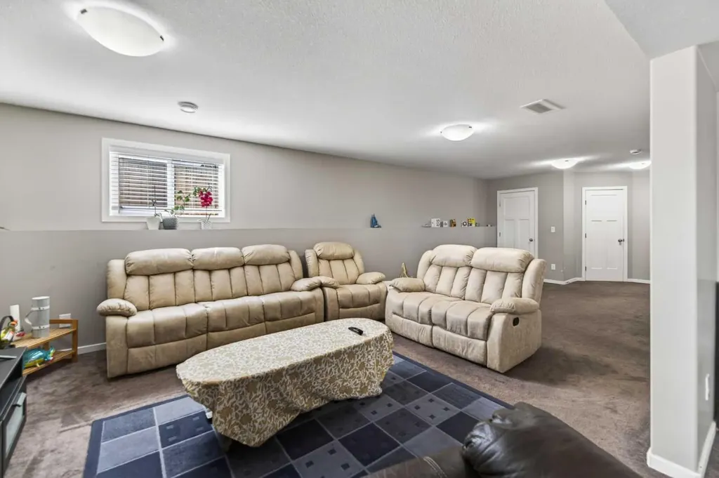 50 Trimble Close Red Deer AB T4P0N6