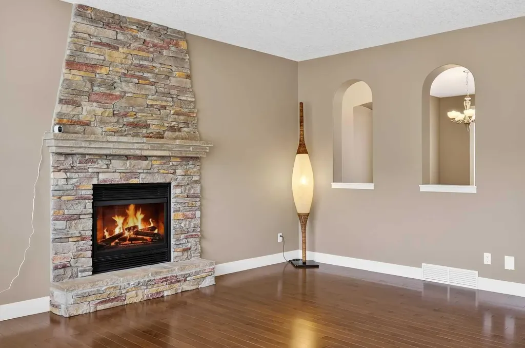 337 Discovery Ridge Boulevard SW Calgary AB T3H 5T6