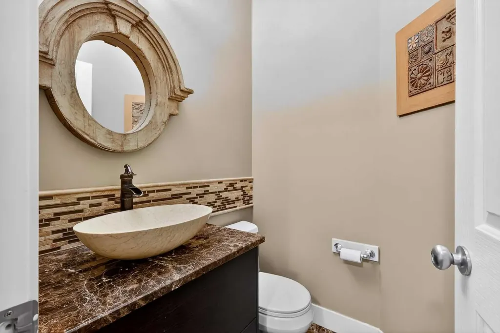 337 Discovery Ridge Boulevard SW Calgary AB T3H 5T6