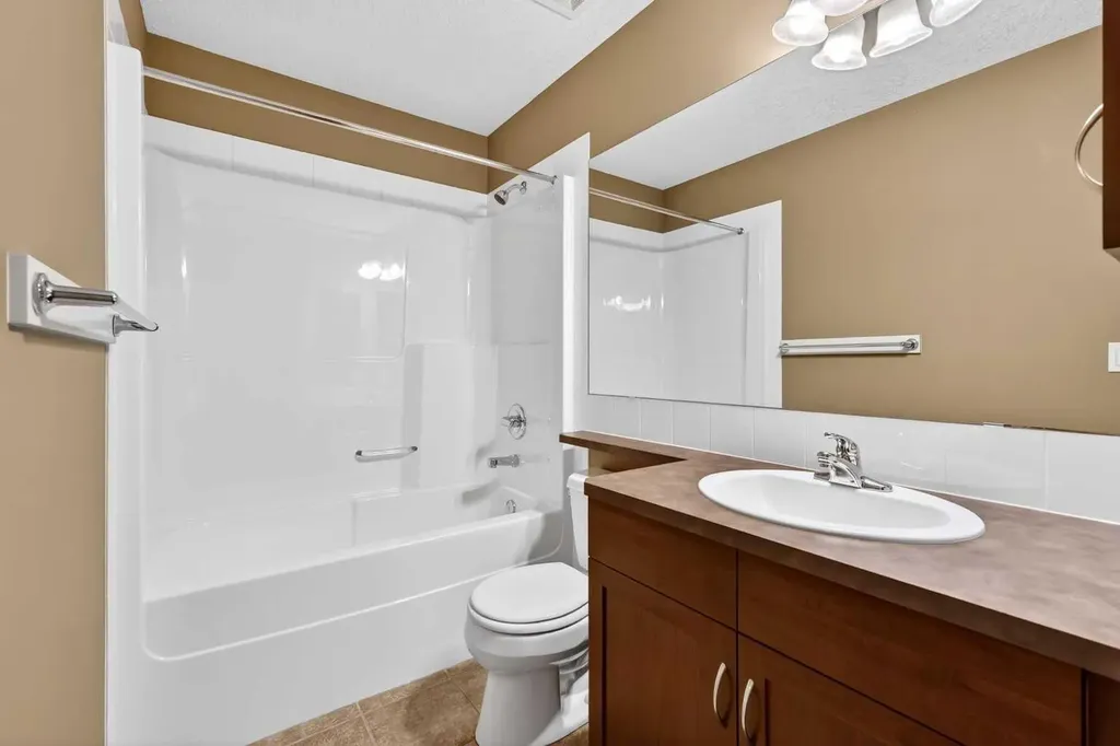 337 Discovery Ridge Boulevard SW Calgary AB T3H 5T6