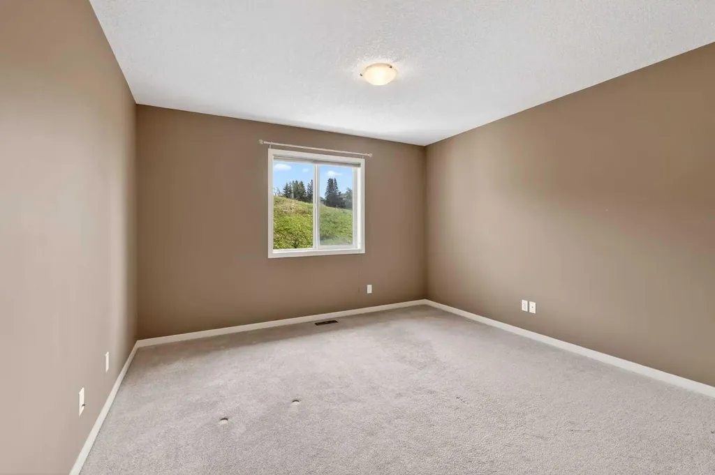 337 Discovery Ridge Boulevard SW Calgary AB T3H 5T6