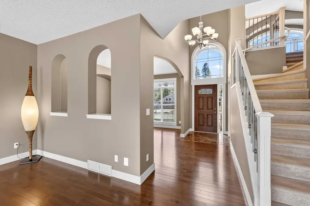 337 Discovery Ridge Boulevard SW Calgary AB T3H 5T6