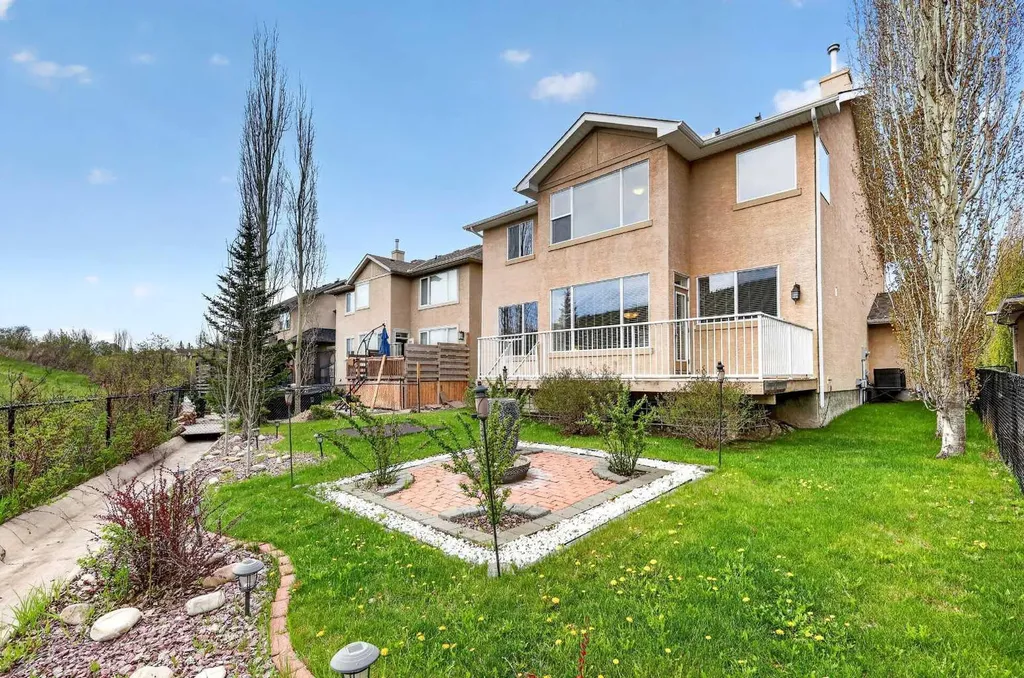 337 Discovery Ridge Boulevard SW Calgary AB T3H 5T6