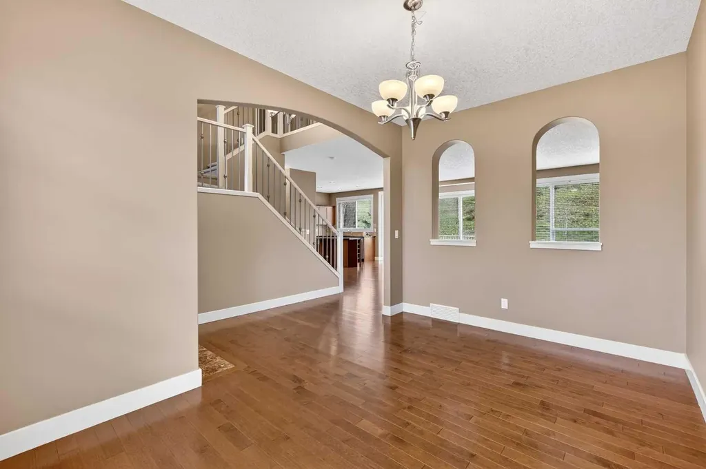 337 Discovery Ridge Boulevard SW Calgary AB T3H 5T6