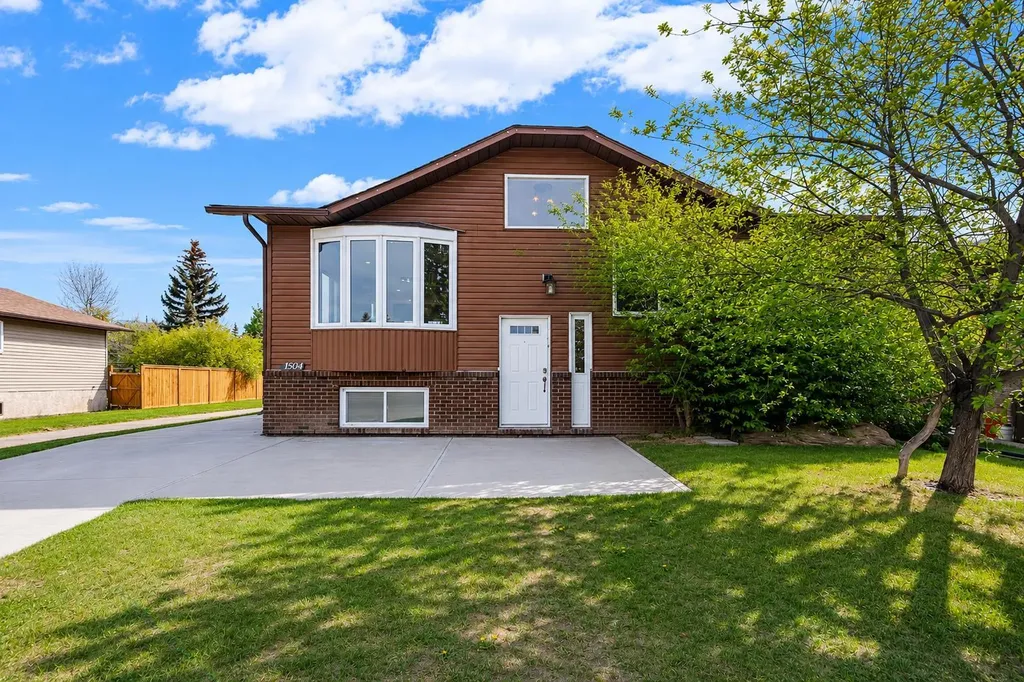 1504 Big Springs Way SE Airdrie AB T4A 1N3