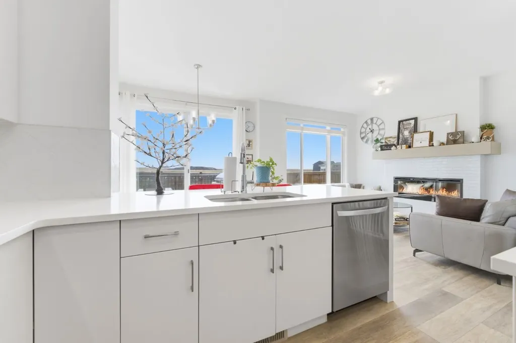 936 Langholm Drive SE Airdrie AB T4A 3R2