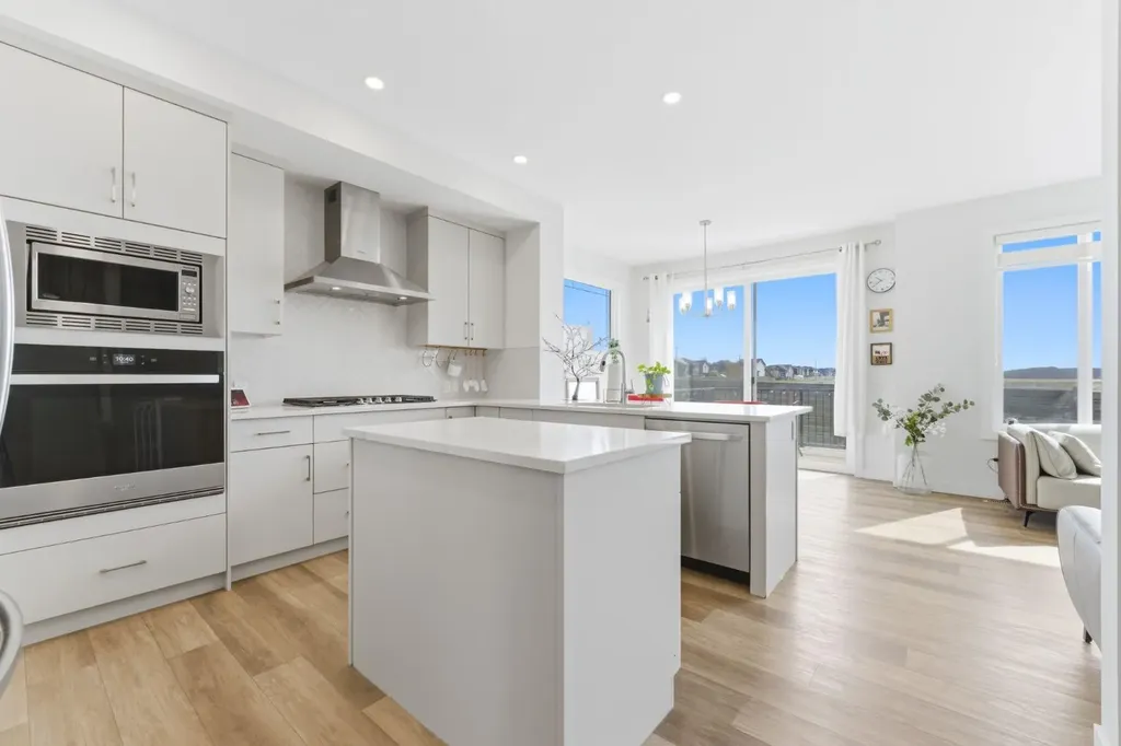 936 Langholm Drive SE Airdrie AB T4A 3R2