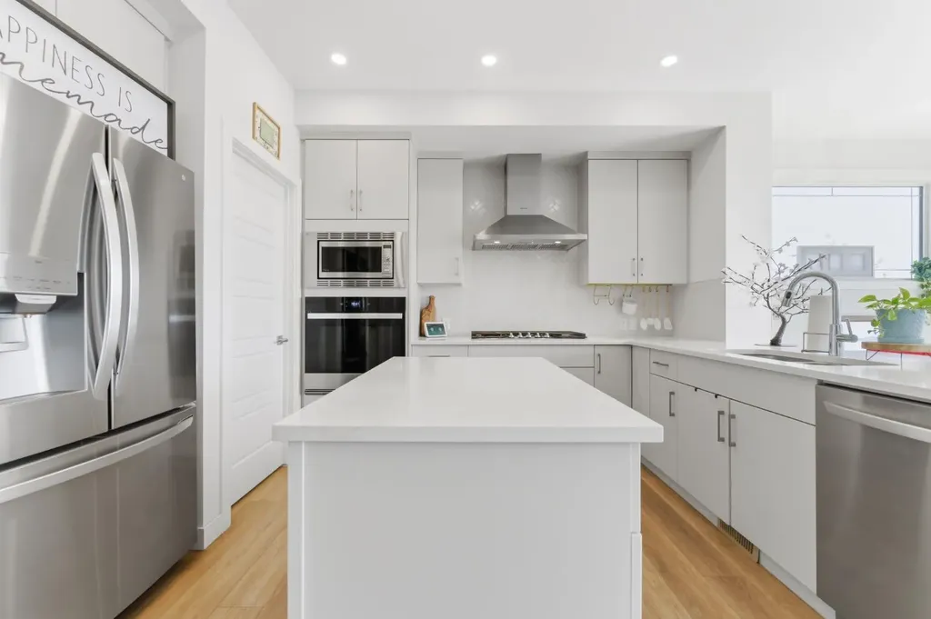 936 Langholm Drive SE Airdrie AB T4A 3R2