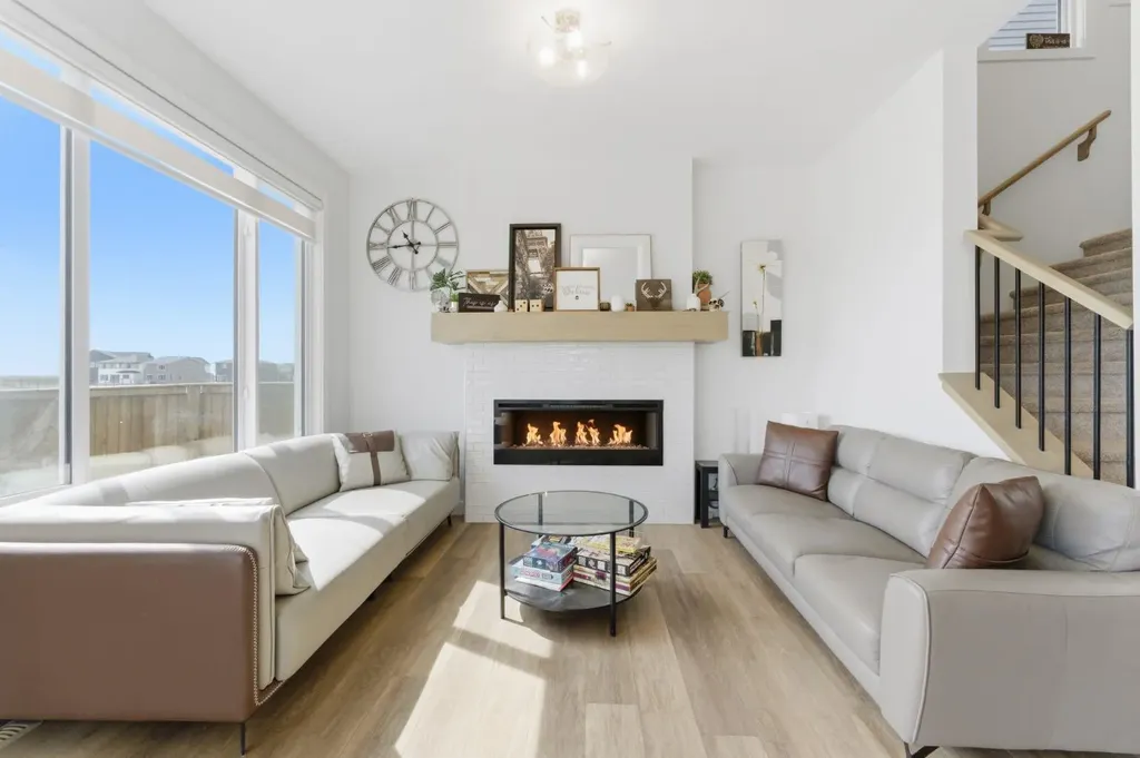 936 Langholm Drive SE Airdrie AB T4A 3R2