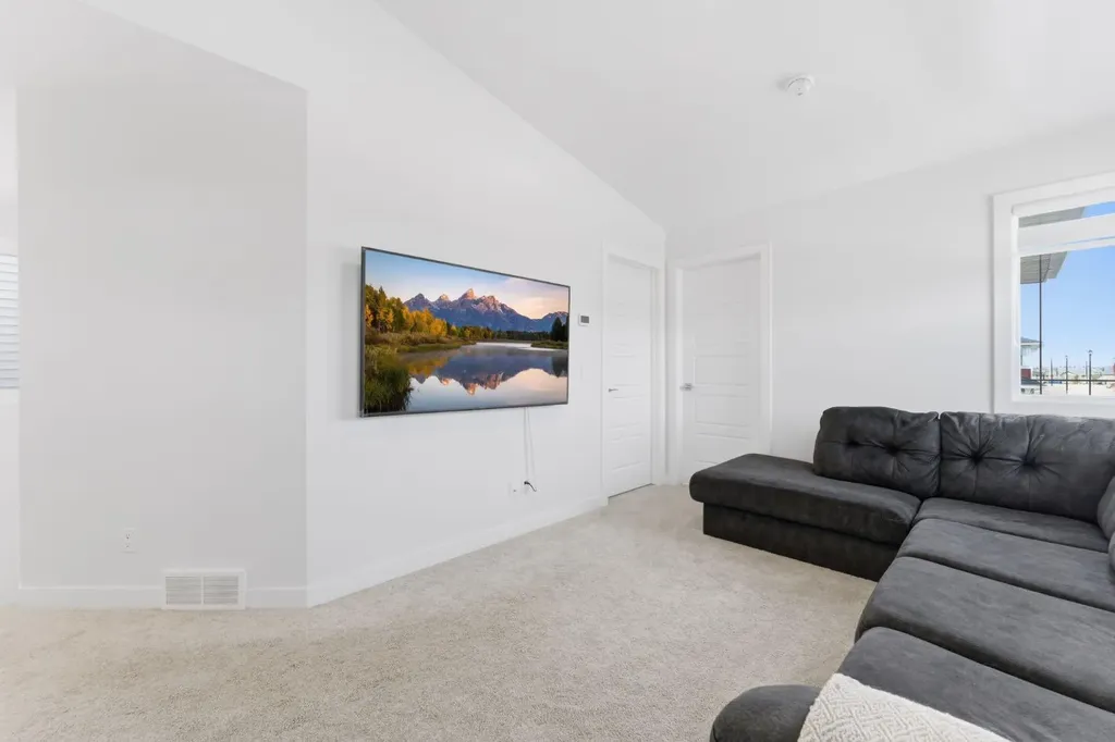 936 Langholm Drive SE Airdrie AB T4A 3R2